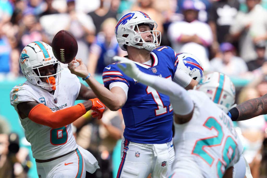 Dolphins beat the Bills Javon Holland