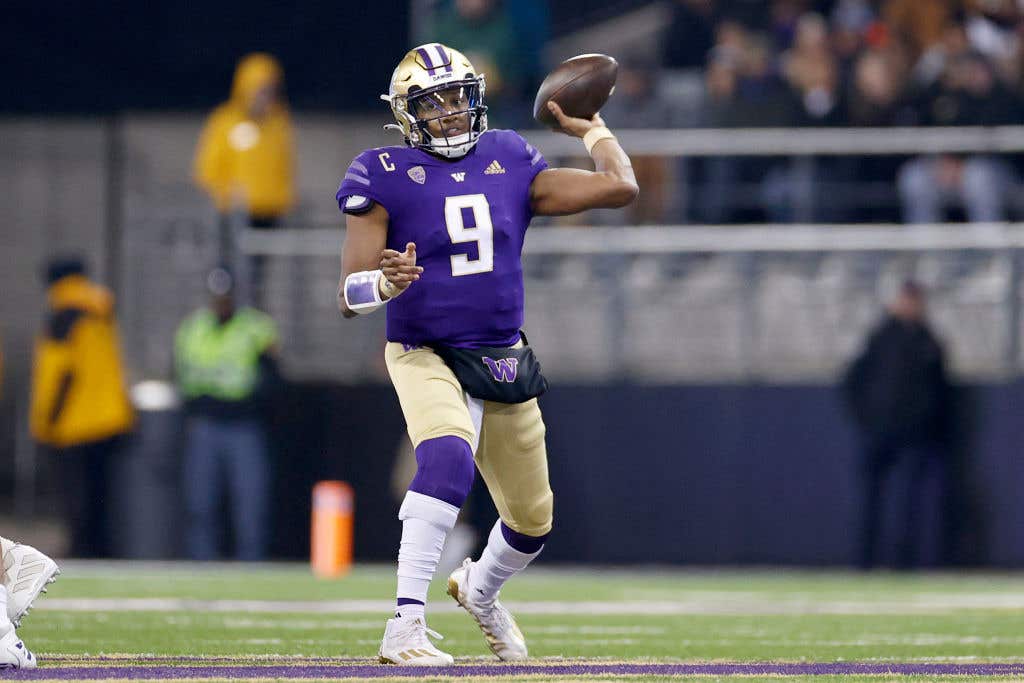 The Best College Football Uniforms Washington