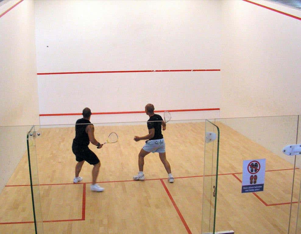 rsz_founders_shooting_club_squash_court.jpg