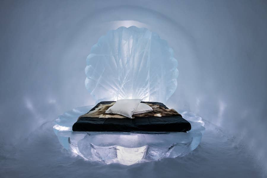 SEA-INSIDE-deluxe-art-suite-by-Kristina-Mockel-Sebastian-Scheller.-ICEHOTEL-34-photo-by-Asaf-kliger.jpg